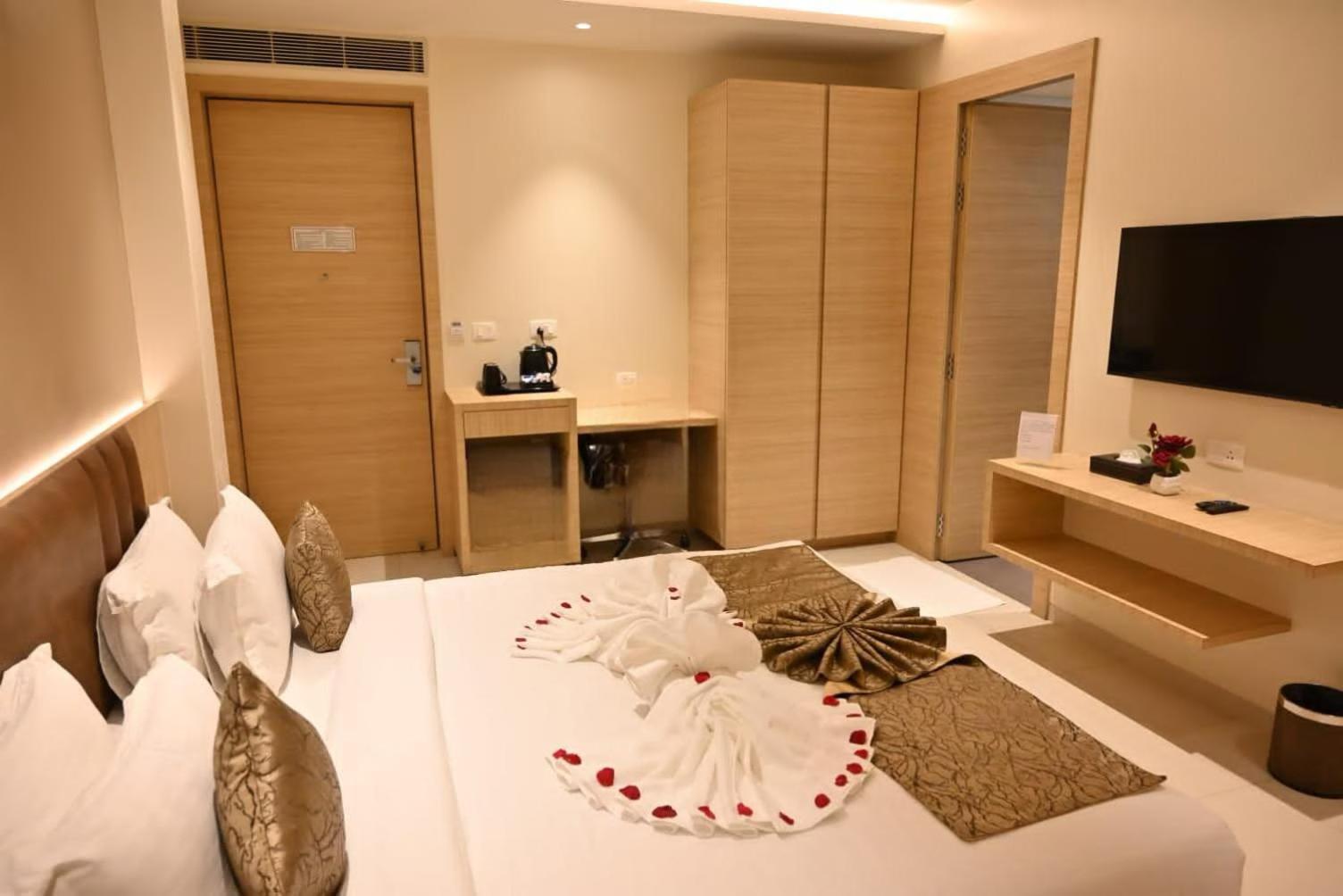 ניו דלהי Hotel Ramida Plaza At Delhi Airport מראה חיצוני תמונה